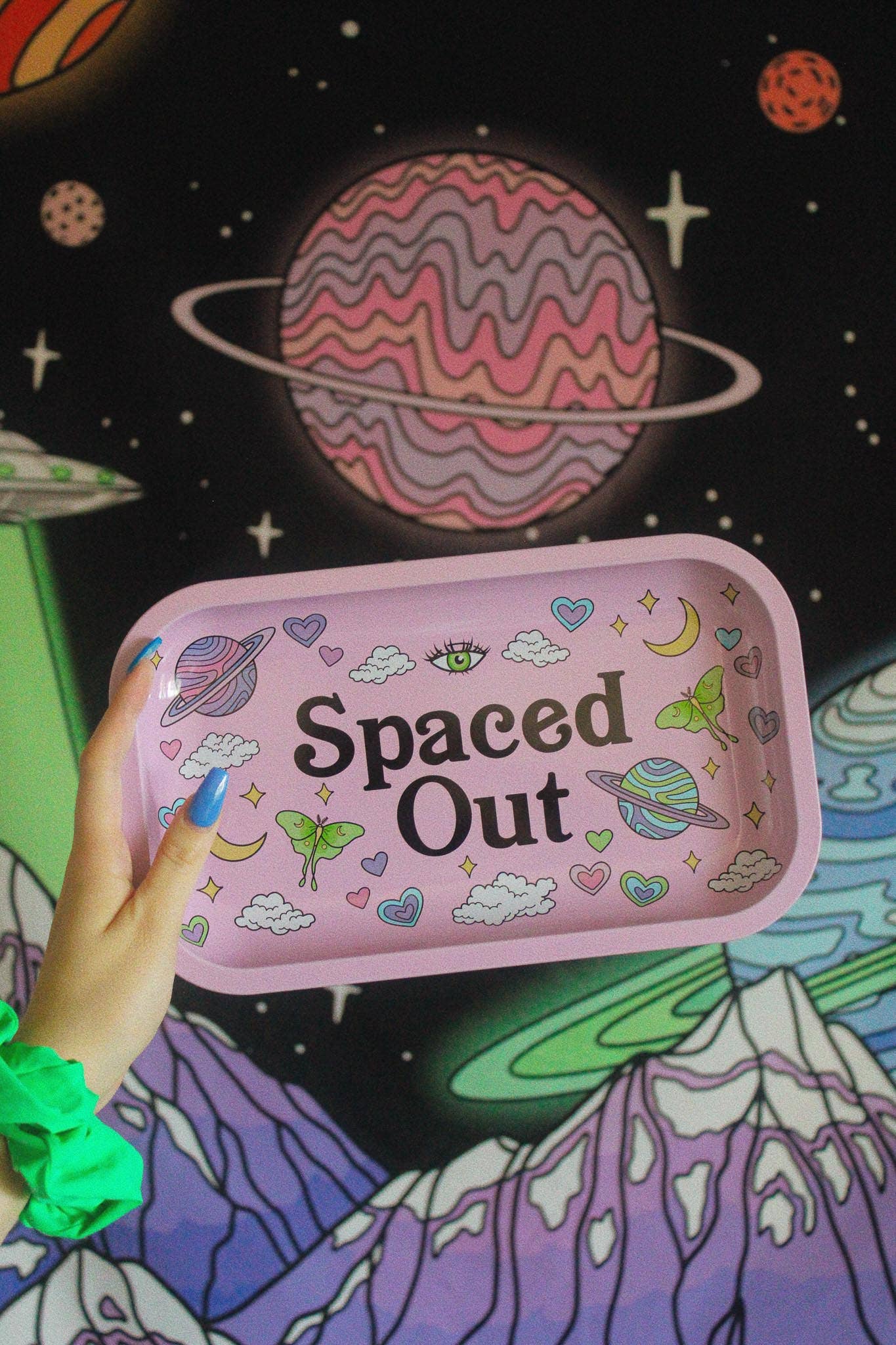 
                  
                    SPACED OUT ROLLING TRAY (Cabin 7 x Cannastyle)
                  
                