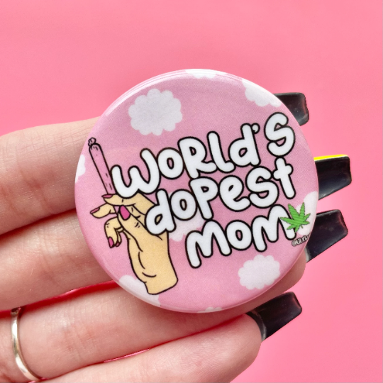 World's Dopest Mom Button V2